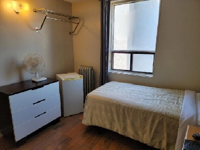 furnished-newly renovated-all utilities included-pet friendly Image# 2