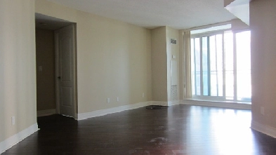 Spacious 1 Bed plus Den with Water View $2500 (util incl) Image# 1