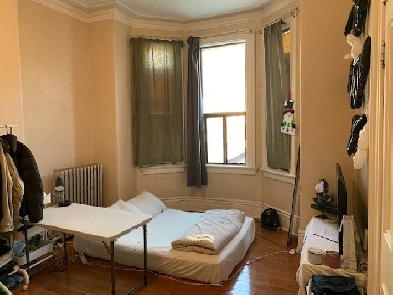Room For Sublet Near Queen & Spadina (Downtown) - Female Only Image# 1