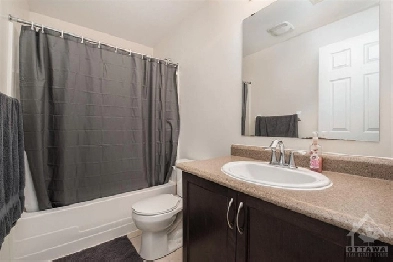 Room for rent in 2 bedroom condo with private bathroom Image# 1