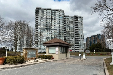 Largest unit in building! Sought-after Alton Towers Toronto Image# 1