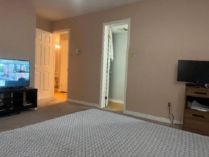 Room for Rent in a 2 Bedroom Apartment, All Inclusive. (May 1st) in