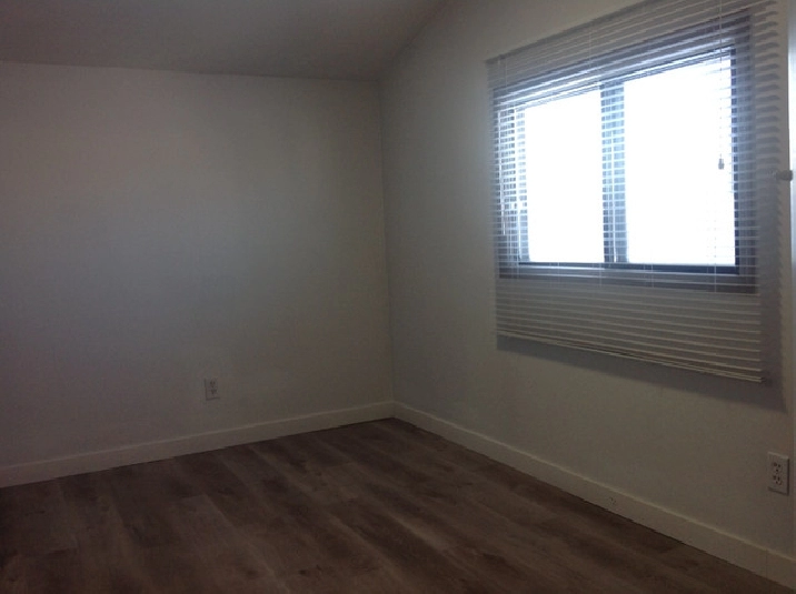 Unit 5 473450 St Vegreville in Strathcona County,AB Apartments