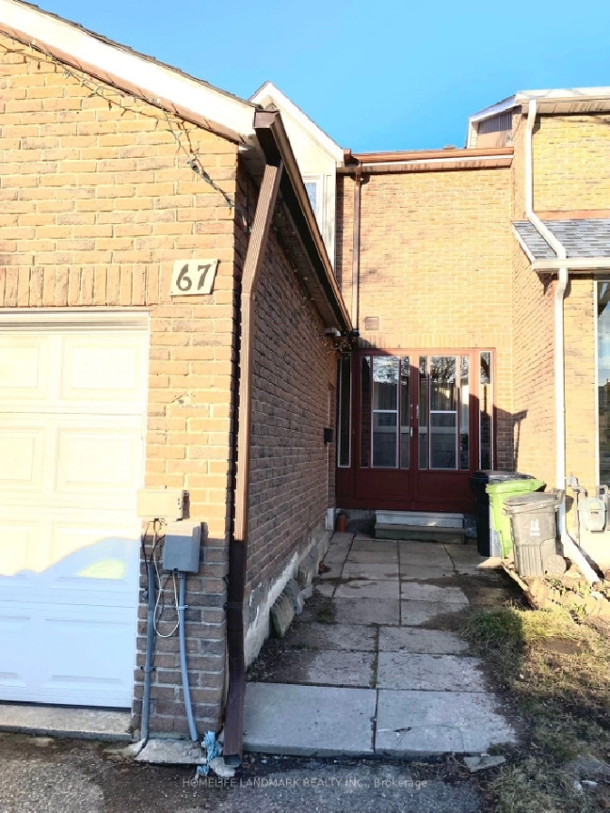 3 Bedroom, 3 Bathroom, Townhouse in Toronto for rent $3,250 in City of Toronto,ON - Apartments & Condos for Rent