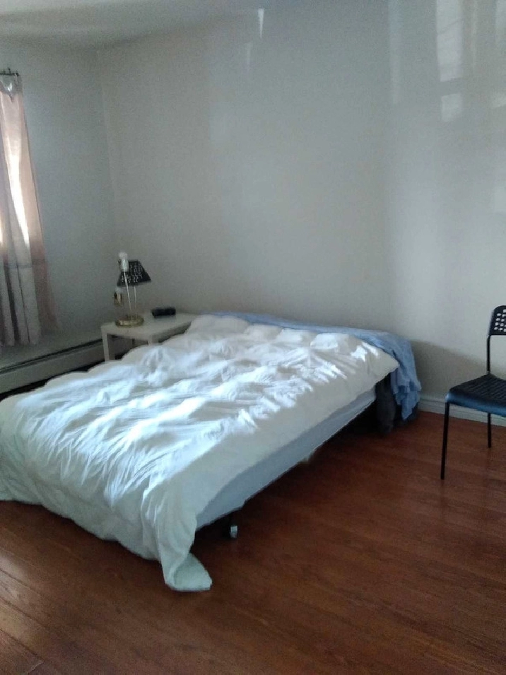 ROOM AVAILABLE in Edmonton,AB - Short Term Rentals