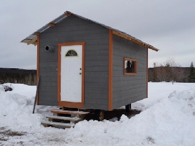 Tiny house for short term rental from April 1st to end of July Image# 1