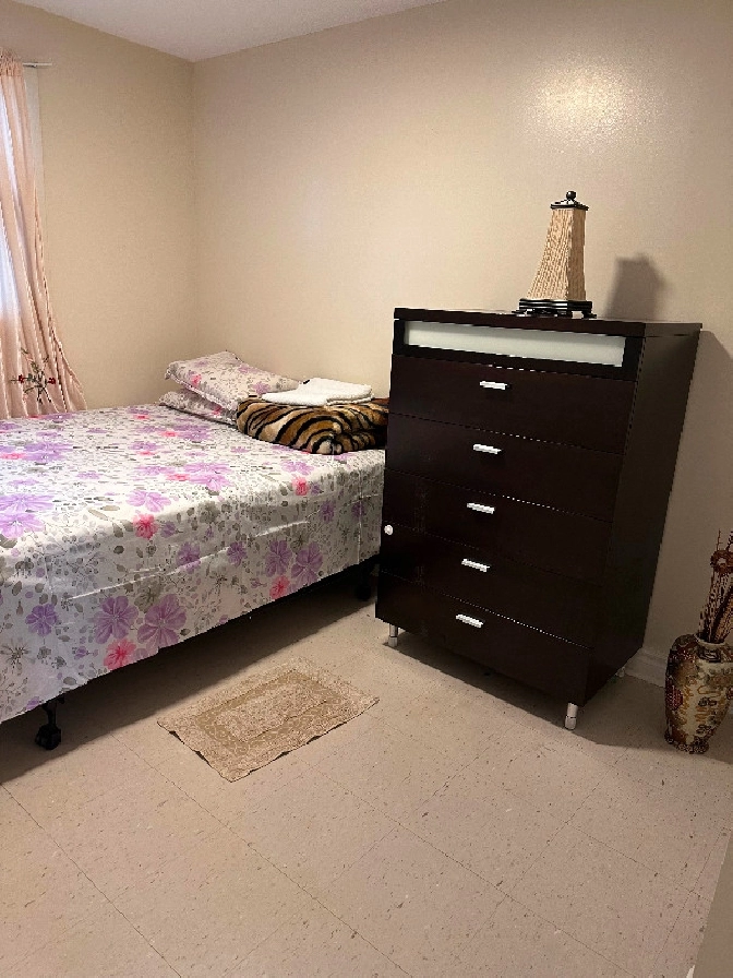 Furnished private room for rent in Scarborough female only in City of Toronto,ON - Short Term Rentals