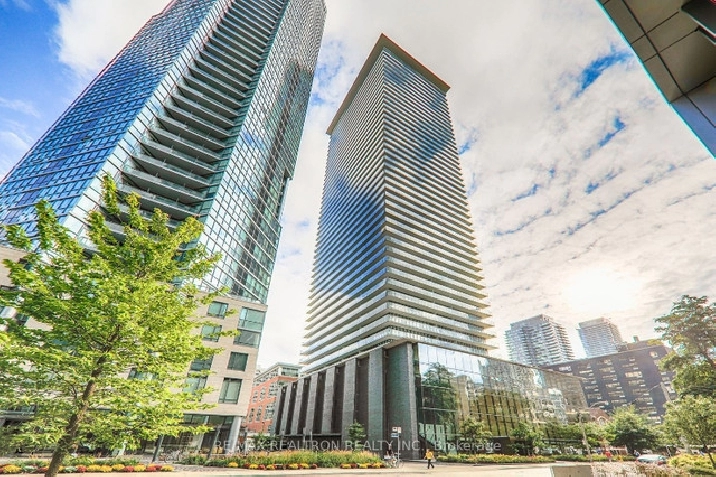 For Sale Studio Condo on Yonge/ Bloor in City of Toronto,ON - Condos for Sale