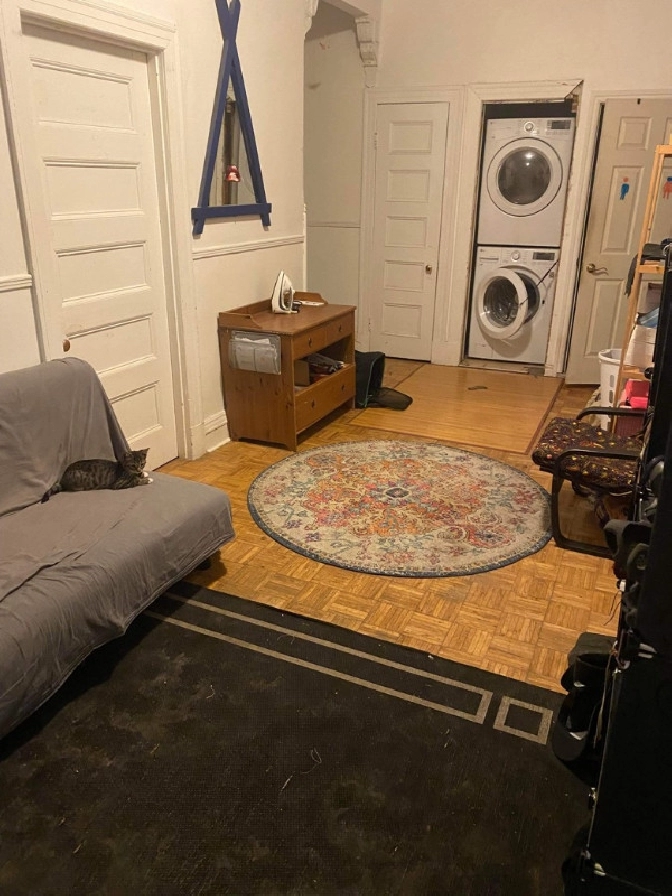 SOUS-LOCATION, chambre proche de Berri-Uquam, colocation, 3 mois in City of Montréal,QC - Room Rentals & Roommates