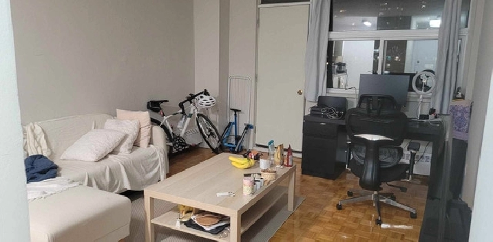 Female roomate wanted in City of Toronto,ON - Room Rentals & Roommates