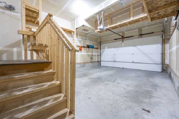 Bright and Inviting Home Available in Livingston - Main Floor in Calgary,AB - Apartments & Condos for Rent