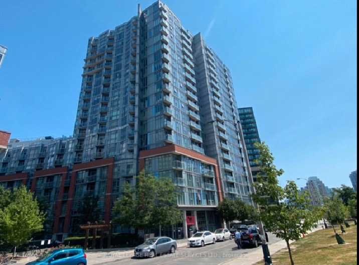 1 Bedroom Den / 1 Bath Condo Available For Lease In Toronto in City of Toronto,ON - Apartments & Condos for Rent