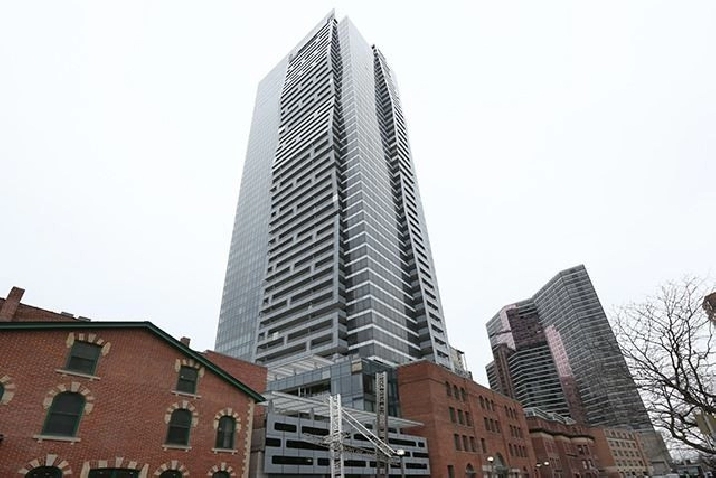 Luxury bachelor suite in Five Condos (Yonge & Bloor) May 1st in City of Toronto,ON - Apartments & Condos for Rent