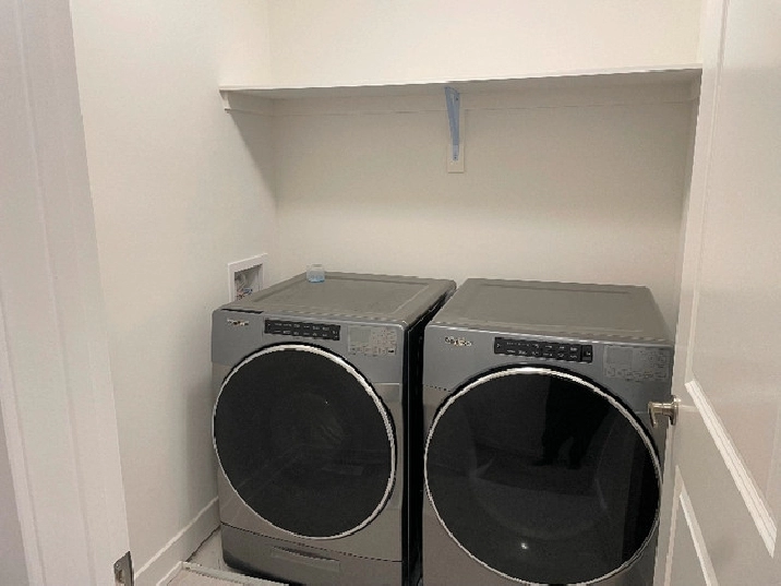 2023 Luxury house for sale 4b 3b office Barrhaven, River views in