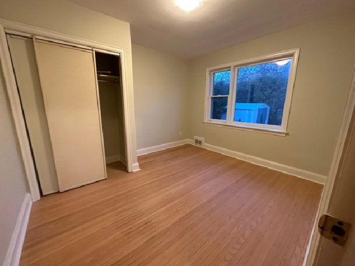 Room for Rent $550 Shared in City of Toronto,ON - Room Rentals & Roommates