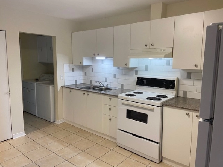 Nice 41/2 in the center, close to Lachine Canal, m. Charlevoix in City