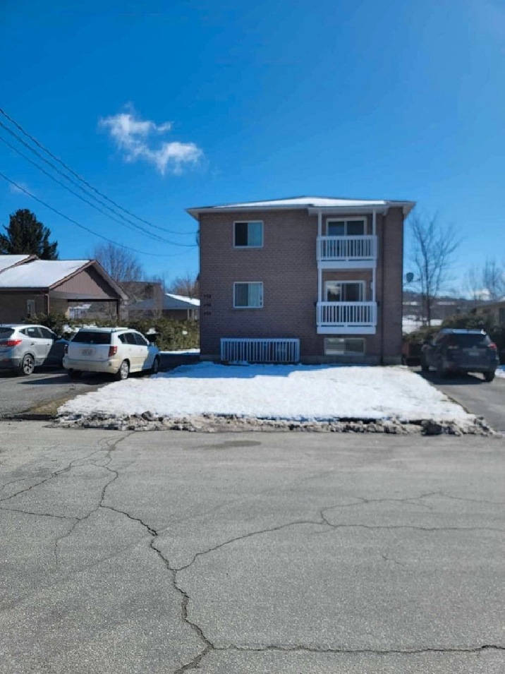 5 1/2 tranquille, Sherbrooke Est in Sherbrooke,QC Apartments & Condos