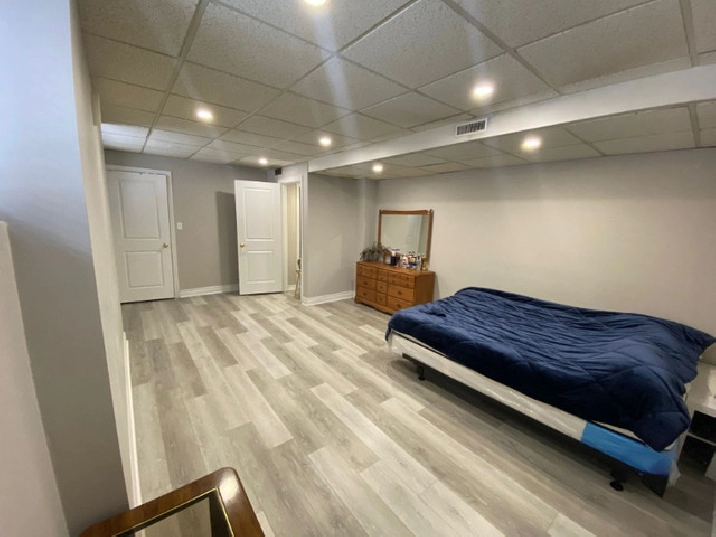 2 BDRM Basement Apt Yonge/16Th Avenue Richmond Hill in Markham / York