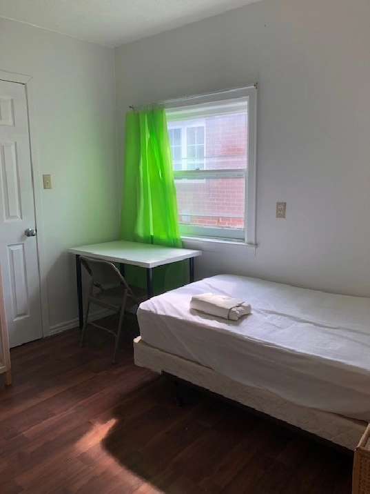 one bed room with en-suite washroom near Finch subway in City of Toronto,ON - Short Term Rentals
