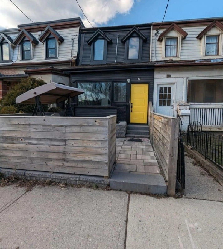 Affordable Freehold Home W/ Detached Garage! | 416-419-8716 (E) in City of Toronto,ON - Houses for Sale