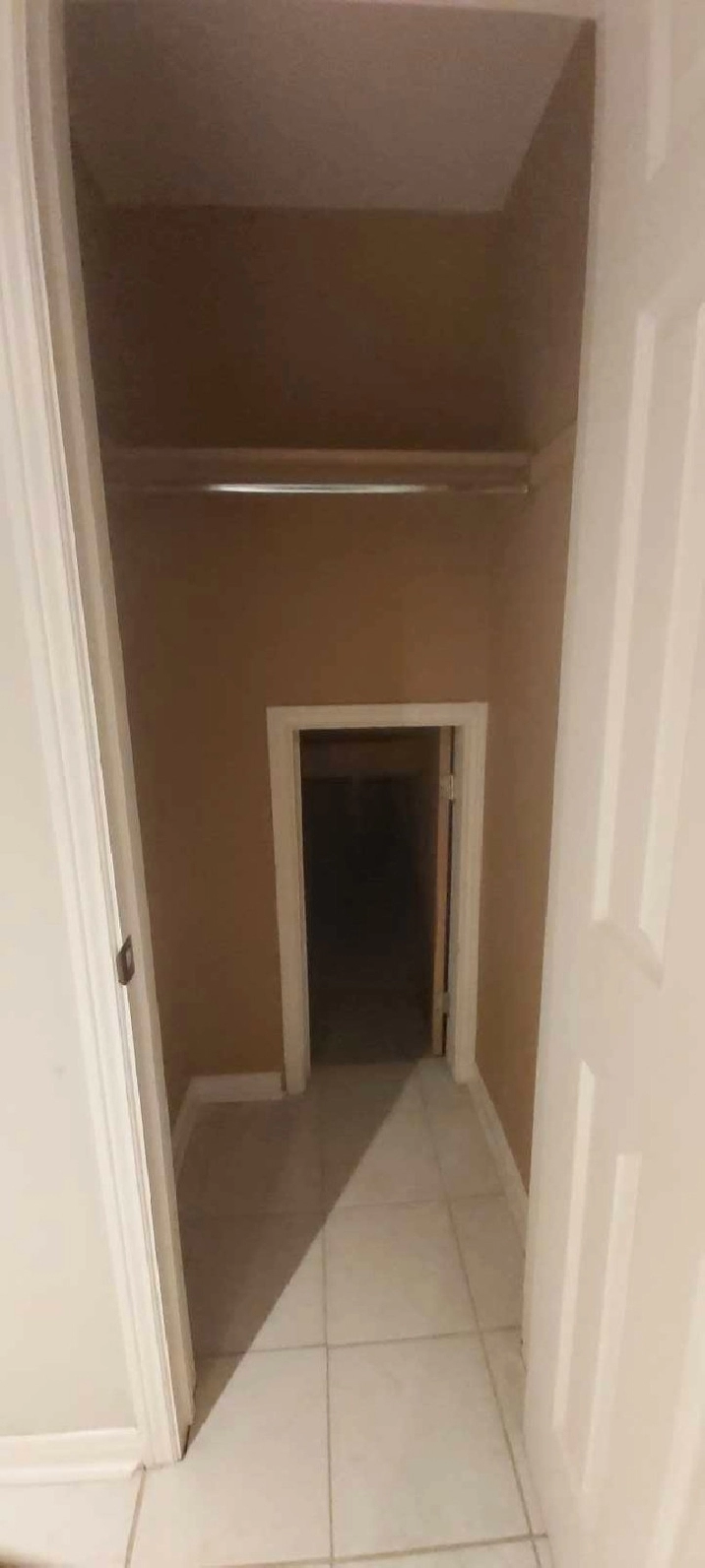 1-bedroom-and-1-bathroom-walkout-basement-for-rent-in-pickering-in-city