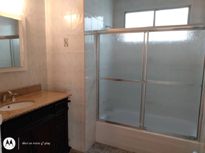 3 Bedrooms, 1 Bath available for July SaintLéonard in City of Montréal,QC Apartments & Condos