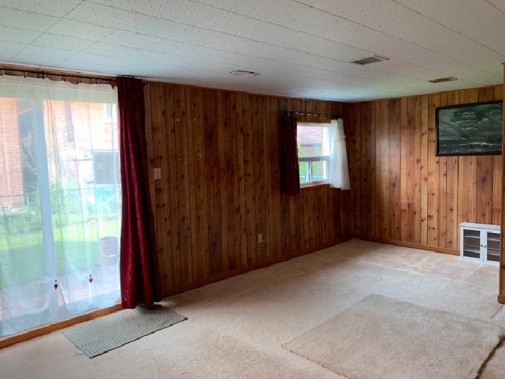 Bachelor apartment for rent in Glen shields Neighborhood in City of