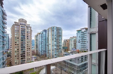 High-rise 1-BR, 1BA apartment in downtown Vancouver. Unfurnished Image# 3