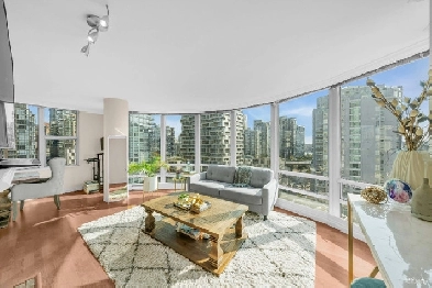 Spacious 2 bed/ 2 bath with water view & swimming pool Image# 7