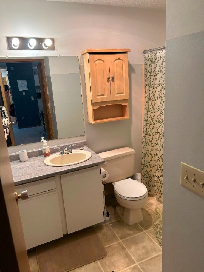 Available May 1Upper Sahali 2 Bed 1.5 Baths in Kamloops,BC