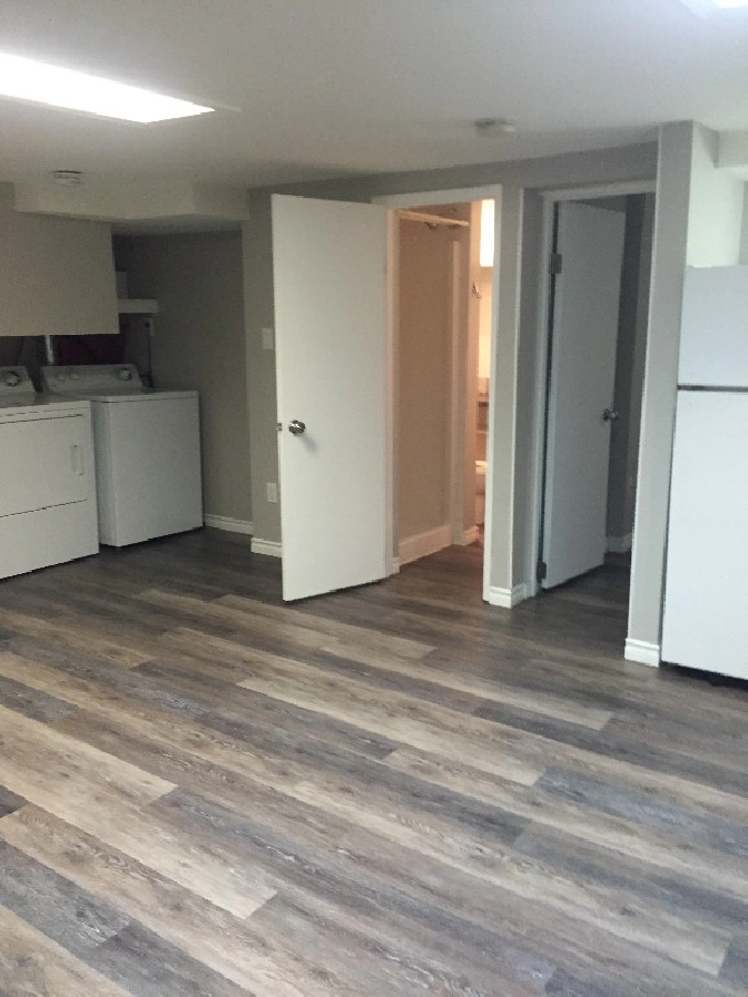 Utilities included!! Whyte Ave, Quiet, Clean Washer and Dryer in Edmonton,AB - Apartments & Condos for Rent