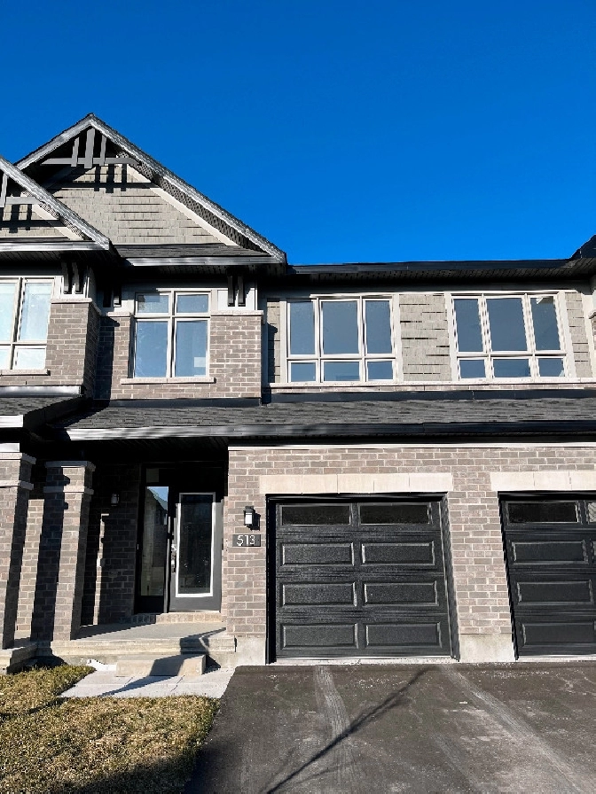 FOR RENT - Brand New 3 bedroom 2.5 bath townhome in Stittsville in Ottawa,ON - Apartments & Condos for Rent
