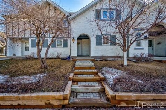 Homes for Sale in Crestview, Winnipeg, Manitoba $269,900 in Winnipeg,MB - Houses for Sale