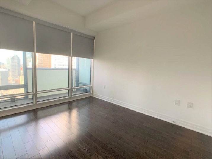 L TOWER Large 1 Bedroom Den Condo For Rent Downtown Toronto in City of