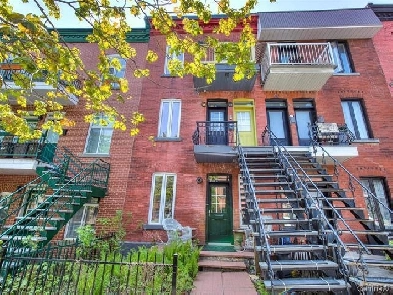 Great one bed condo with parking, backyard, renovated Image# 9