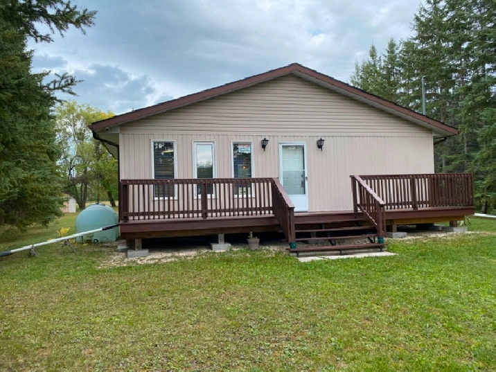 MOTIVATED SELLER WITH QUICK POSSESSION WATERFRONT HOME/COTTAGE! in Winnipeg,MB - Houses for Sale
