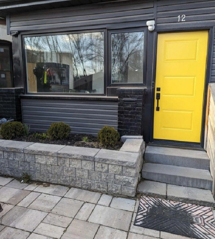 Detached Freehold House W/ Detached Garage In Amazing Area! in City of Toronto,ON - Houses for Sale