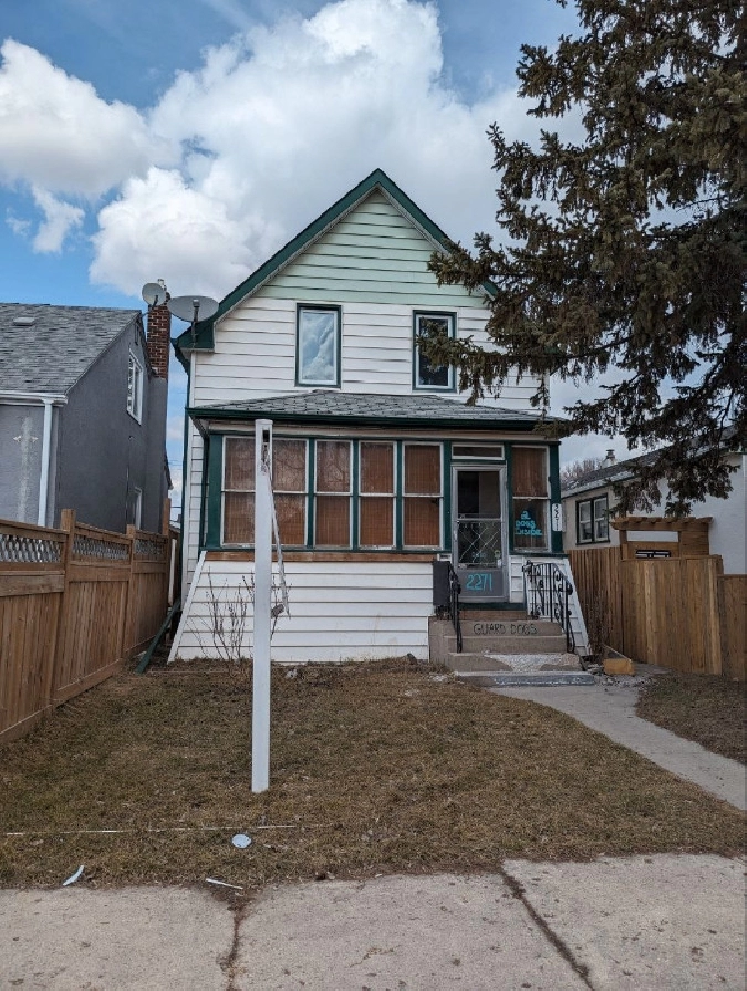 AFFORDABLE MOVE IN READY PROPERTY! 2271 GALLAGHER AVENUE in Winnipeg,MB - Houses for Sale