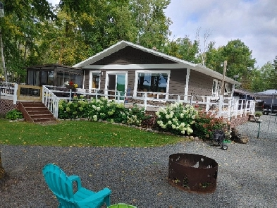 Water Front 4 season home on the Rainy River Image# 1