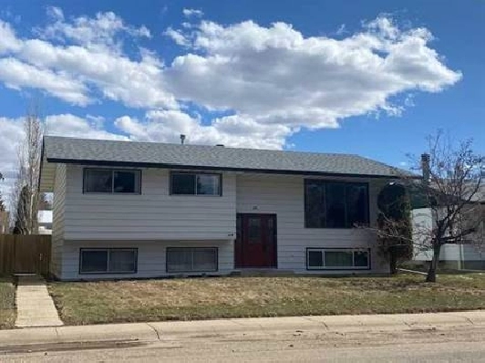 88 Ingram Park Drive E in Calgary,AB - Houses for Sale