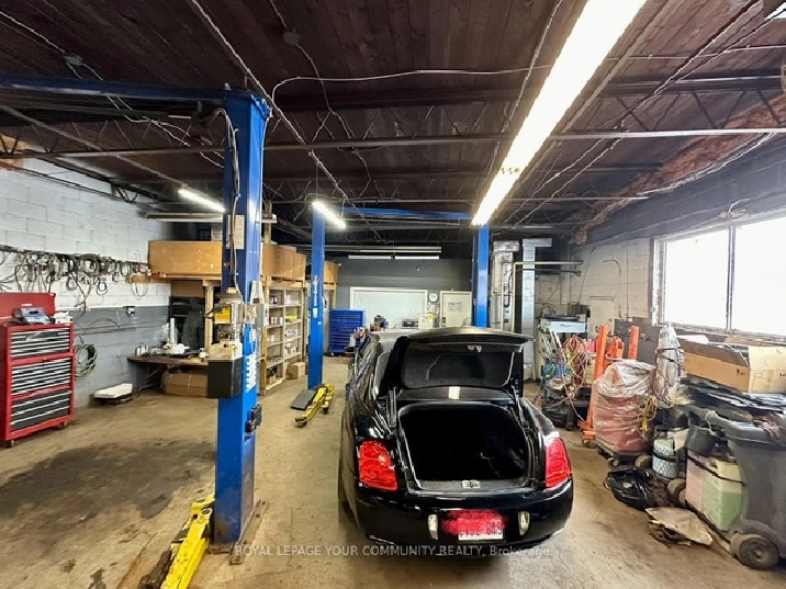 Mechanic Shop for Sale in Richmond Hill, Rare opportunity! in Markham