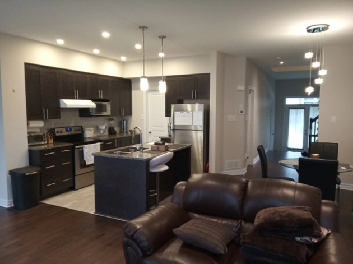 3 BR Executive Townhouse in Stittsville/Kanata in Ottawa,ON - Apartments & Condos for Rent
