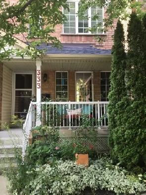 $1,350 / 1br - Large Room in Beautiful Leslieville home Image# 1