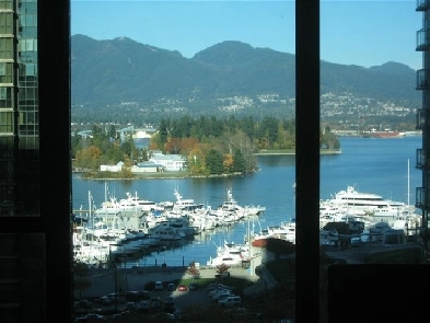 'Fully Furnished 1BR Den Apartment - Coal Harbour - Vancouver' Image# 1