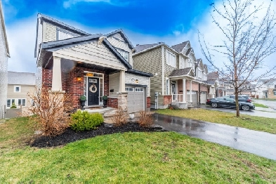 Stittsville Home For Sale, 3 Bed/4 Bath, Walkout basement Image# 7