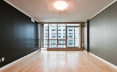 Room in 2 Bedroom Apartment Downtown Toronto (Summer Sublet) Image# 1