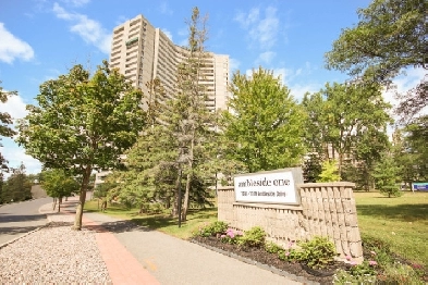 Immaculate and updated 2 bedroom unit available ! Image# 2