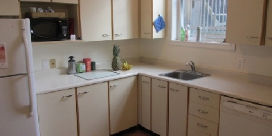 Summer Sublet - 2 beds, 2 baths, near Robie and Bliss Image# 1