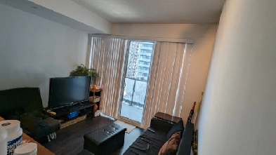 Fully furnished Private Room in the heart of downtown Toronto Image# 1