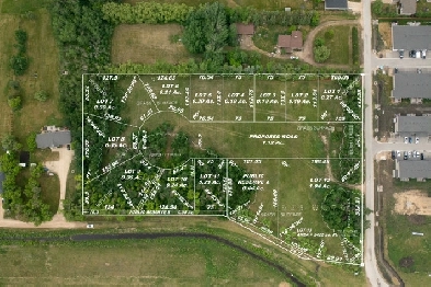 Zoned Multi family land for 4-8 units in Tyndall MB Image# 1